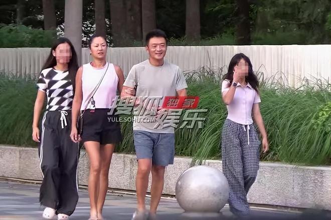 沃齐尼亚:我25岁才踢职业,曾想退出国家队但因梦想而坚持