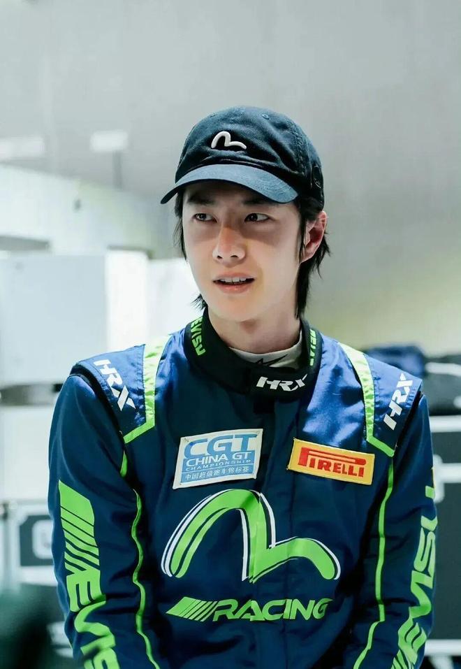 巴西禁止进口黑奴后，一名庄园主选了个强壮的黑人，给他配了100个老婆