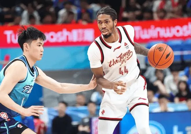 章子怡套现3亿!韩束业绩爆雷,股价1年闪崩80%,头部美妆也卖不动了?