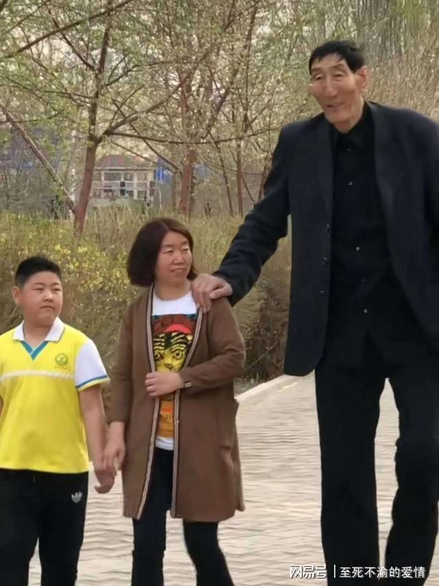 特雷·杨谈顶薪续约奇才：我相信赢球能解决一切