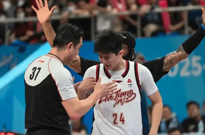 章子怡套现3亿!韩束业绩爆雷,股价1年闪崩80%,头部美妆也卖不动了?