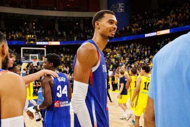 NBA传奇巨星陨落!曾5夺总冠军+3次当选最佳教练,入选篮球名人堂
