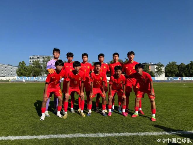 父亲猝然离世爱车下落不明,17岁女儿含泪急寻“豫VMX951”下落,郑州兄弟俩雨夜驱车一小时帮找到,当事人回应