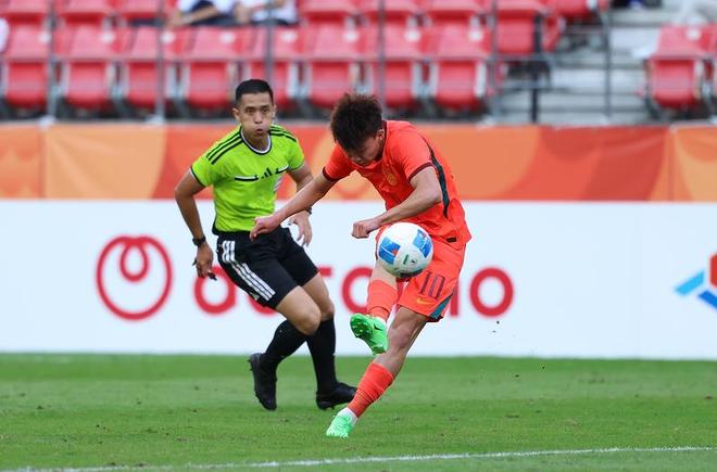 足球报:朴镇燮5月31日离队踢世界杯,浙江和韩国队保持沟通