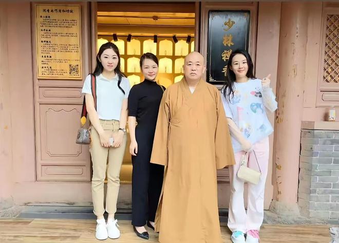 CBA重磅消息!北京男篮官宣签约巴里布朗,官宣桑普森加盟,3年C类续约张才仁,范子铭留队