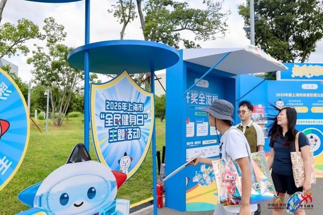 奥运冠军刘翔发文向网友征求意见:上海市体育局让我买断或当教练上班,我该怎么办?